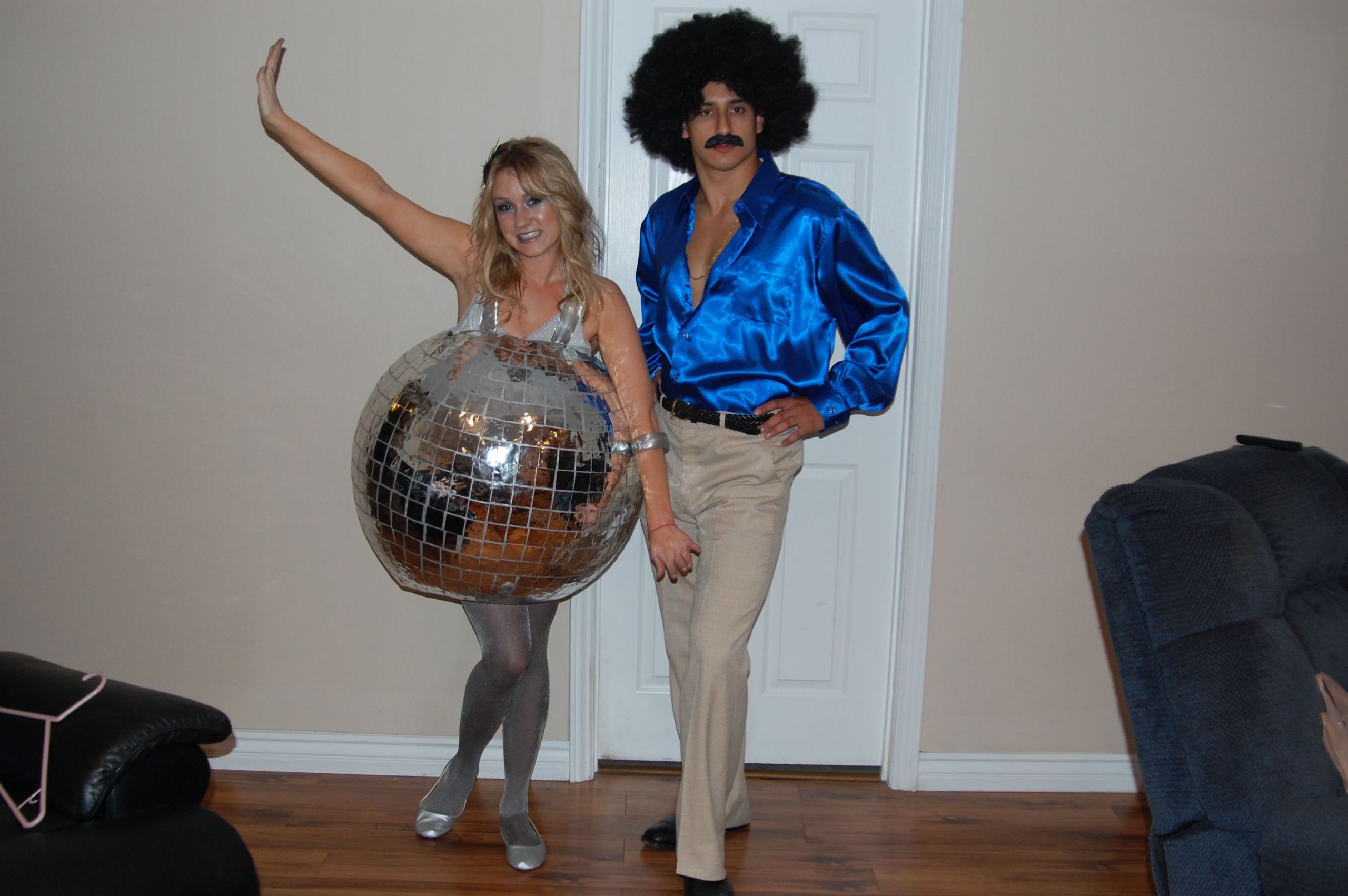 Disco Costume DIY
 DIY Halloween costume disco ball and 70 s disco dancer
