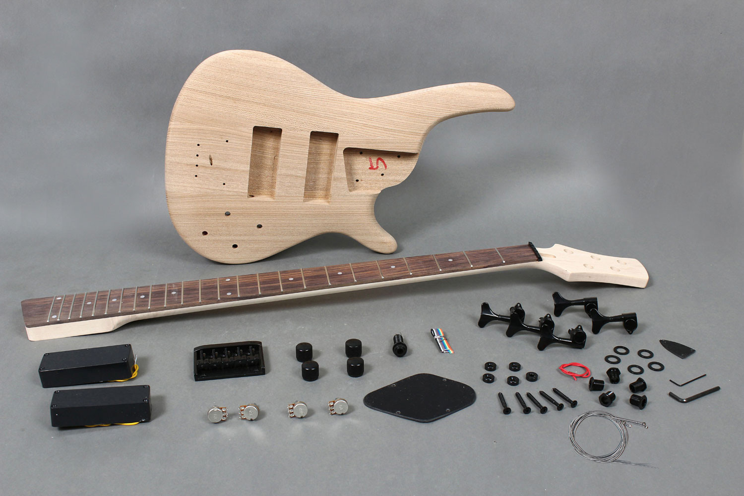 DIY 5 String Bass Guitar Kit
 5 strings electric bass guitar DIY kit with Solid Ash body