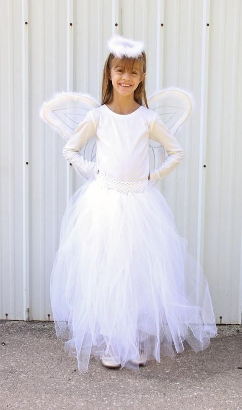 DIY Angel Costume
 7 SIMPLE DIY HALLOWEEN COSTUMES FOR YOUR NOT SO SPOOKY