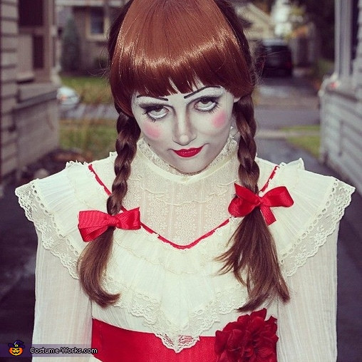 DIY Annabelle Costume
 Awesome DIY Annabelle Costume