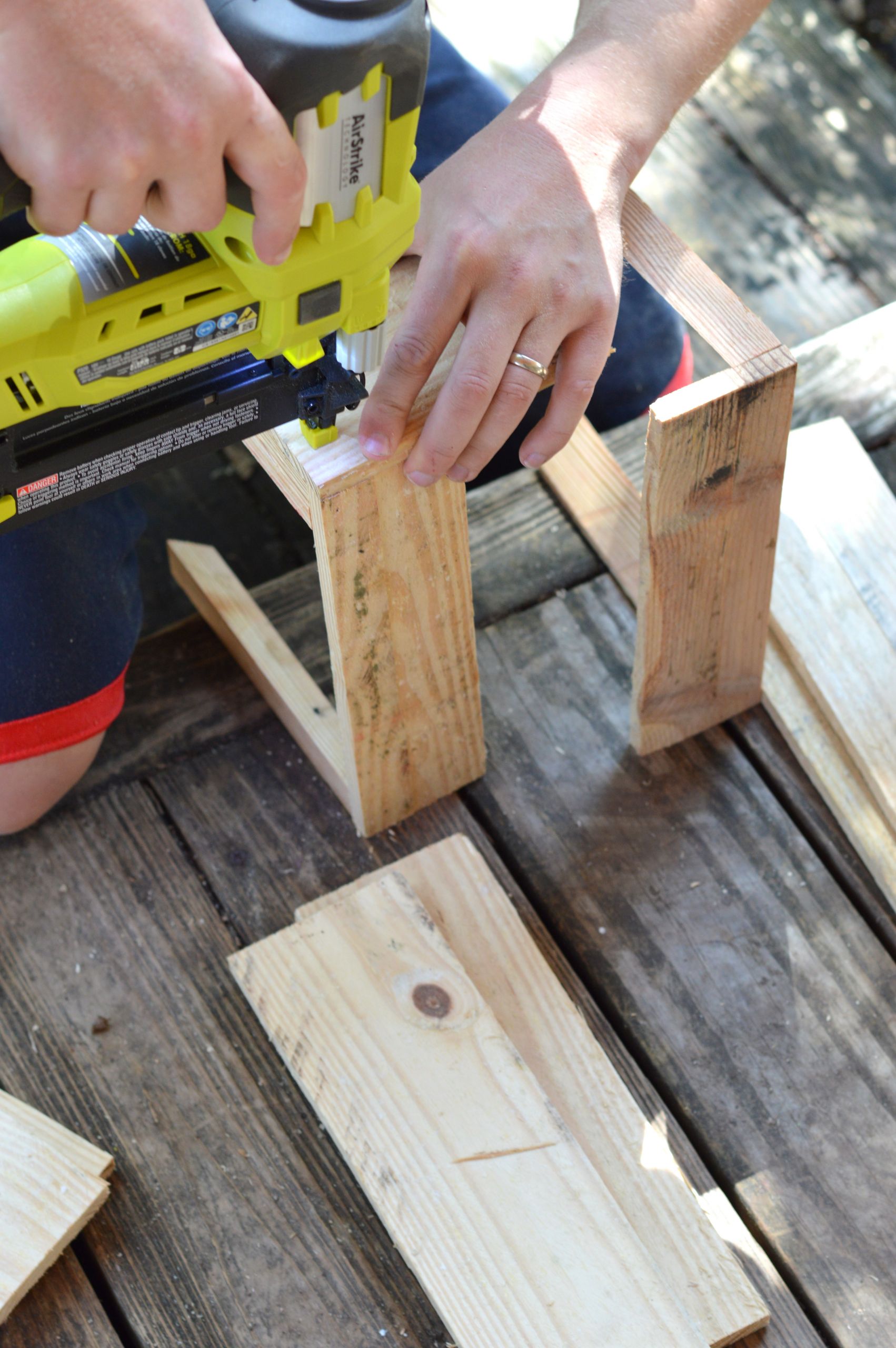 DIY Apple Boxes
 DIY Apple Crate Preparing Your House for Thanksgiving