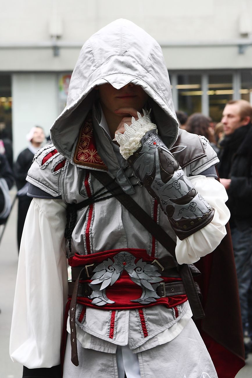 DIY Assassins Creed Costume
 File Assassins Creed II Ezio Paris Manga 9 Cosplay