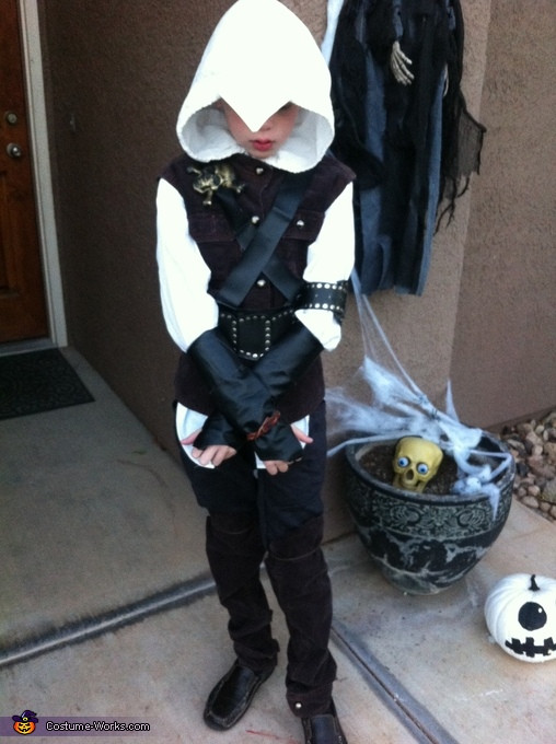 DIY Assassins Creed Costume
 Homemade Assassin s Creed Costume