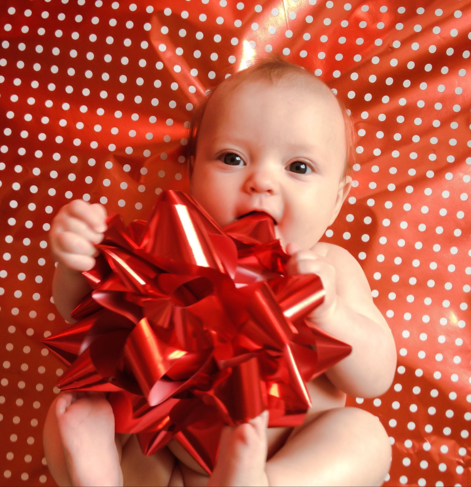 DIY Baby Christmas Photos
 Christmas photo shoot with Lily Christmas Baby