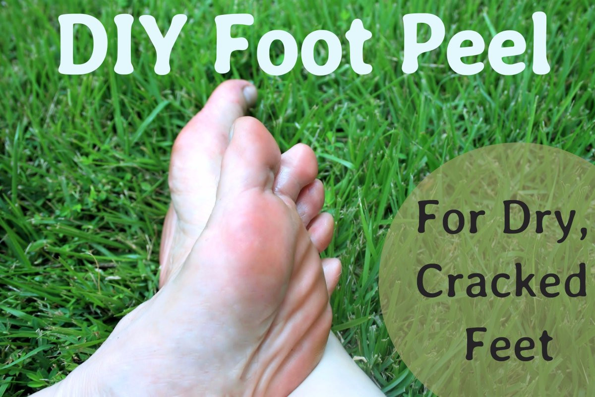 DIY Baby Feet Peel
 A DIY Peel for Dry Cracked Feet