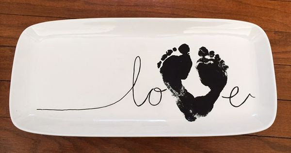 DIY Baby Footprints
 DIY a baby footprint love plate for grandparents this year