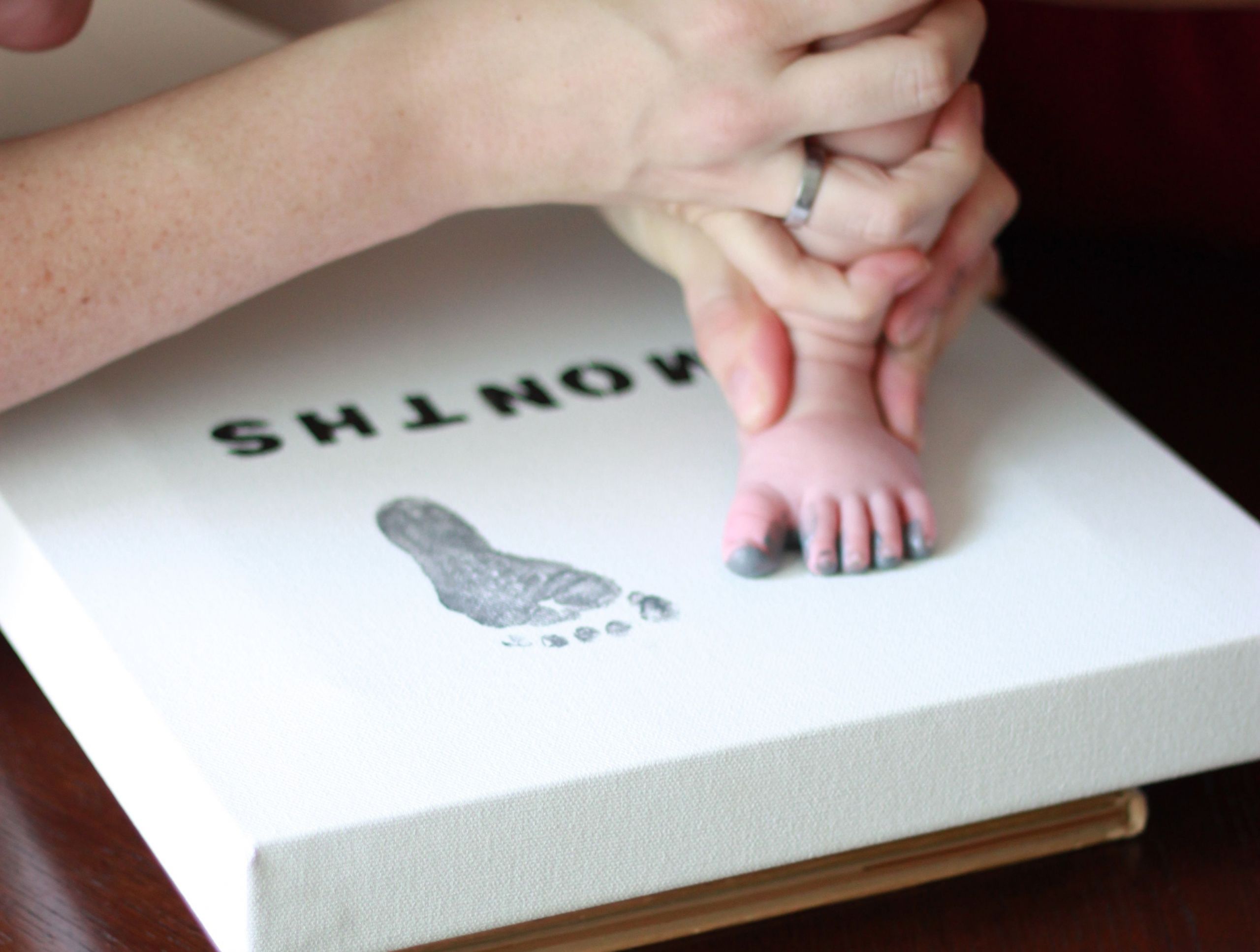 DIY Baby Footprints
 canvas foot prints DIY Crafty Pinterest