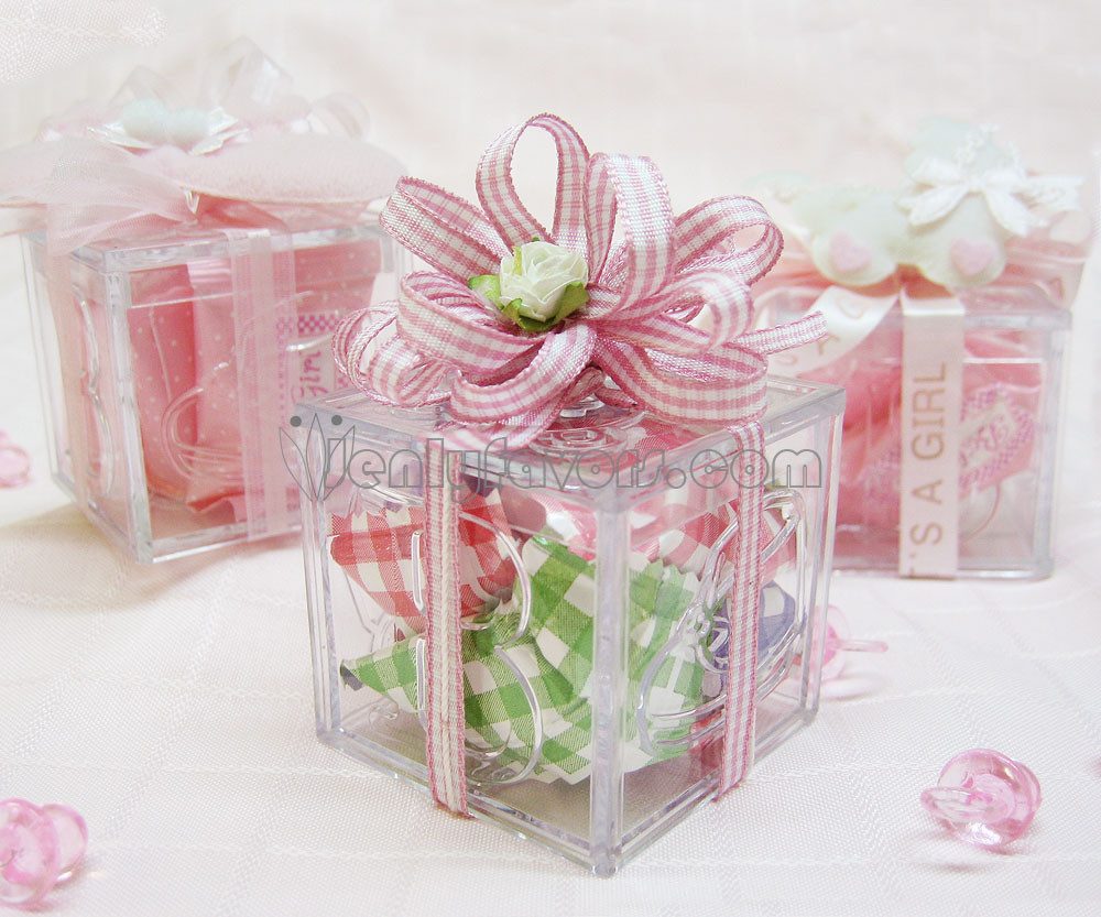 DIY Baby Shower Party Favors
 DIY Gingham Baby Shower Favor Box