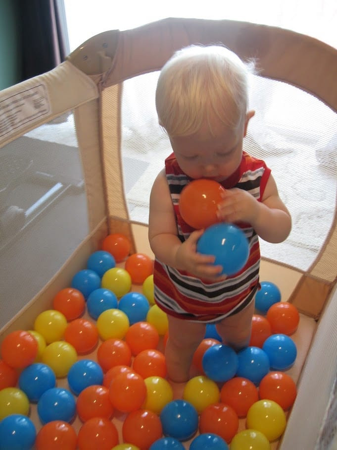 DIY Ball Pit For Toddlers
 How to make a Super Easy Homemade Ball Pit for Babies