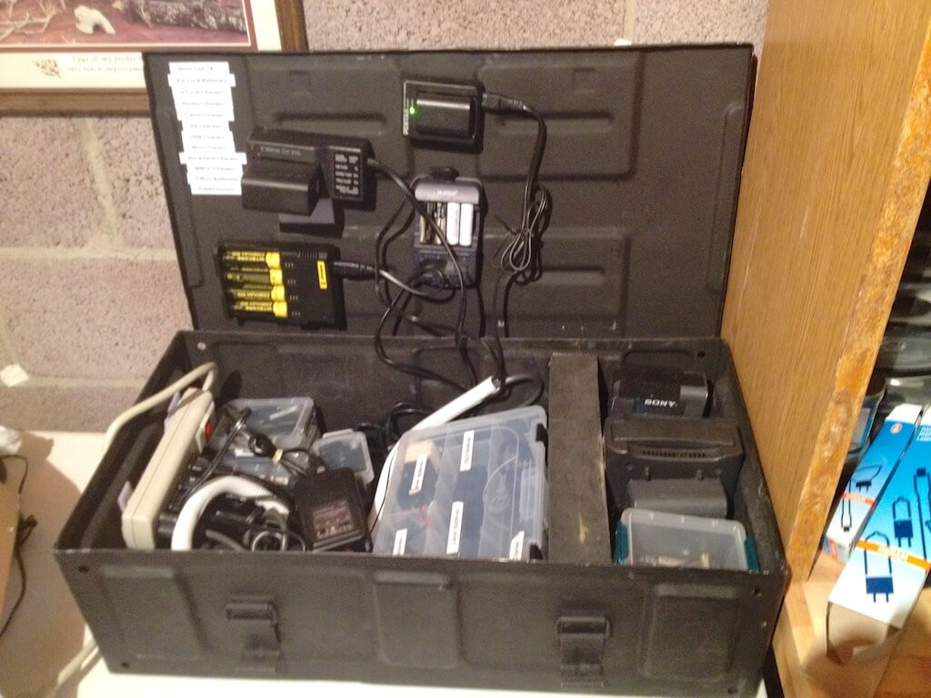 DIY Battery Box
 DIY Battery Box – T Ro s