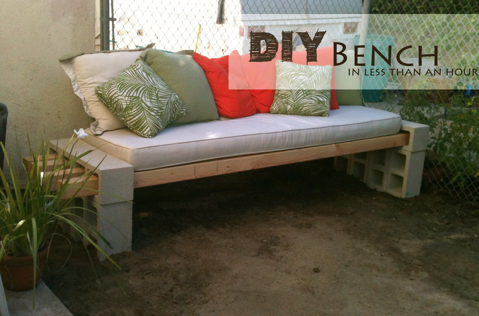 DIY Bench Outdoor
 DIY Outdoor Bench in less than an hour