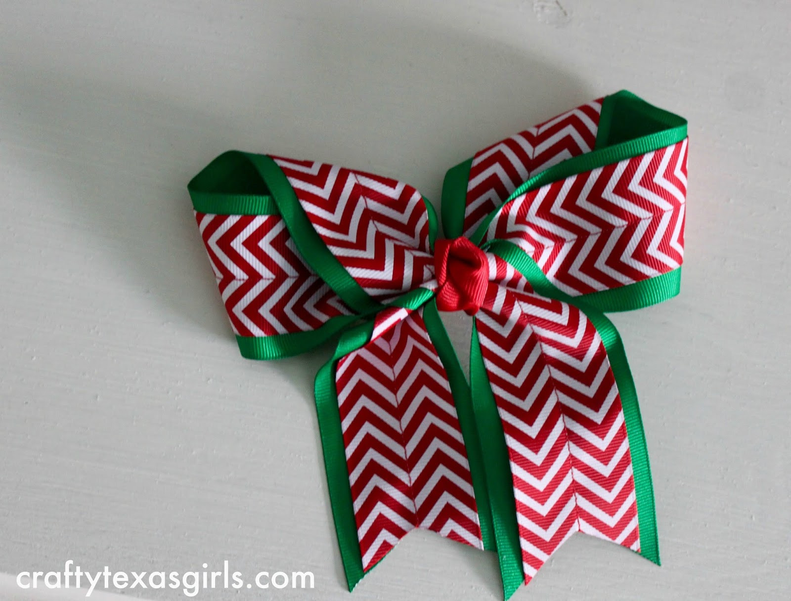 DIY Big Hair Bow
 Crafty Texas Girls DIY BIG Christmas Hair Bow