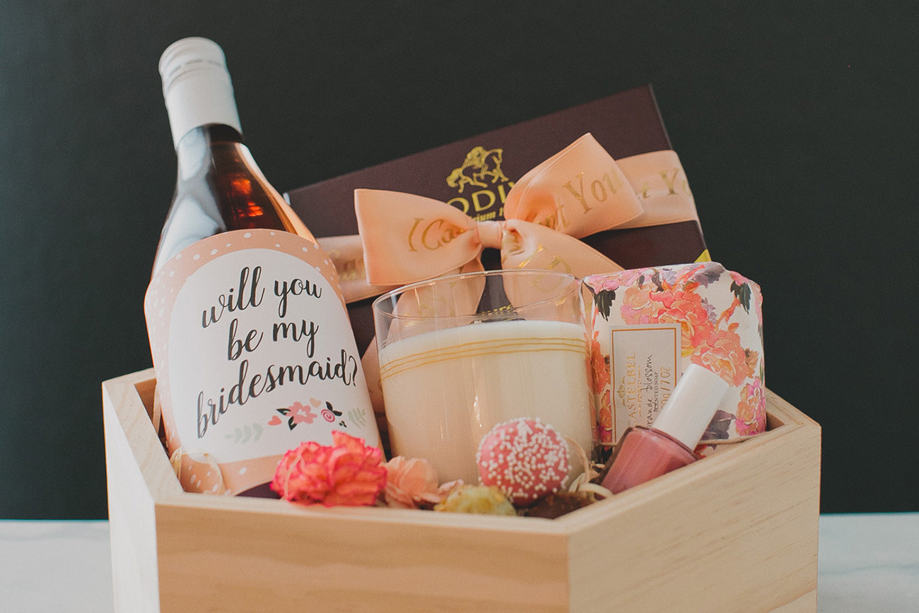 DIY Bridesmaid Box
 DIY Bridesmaid Gift Box with Godiva