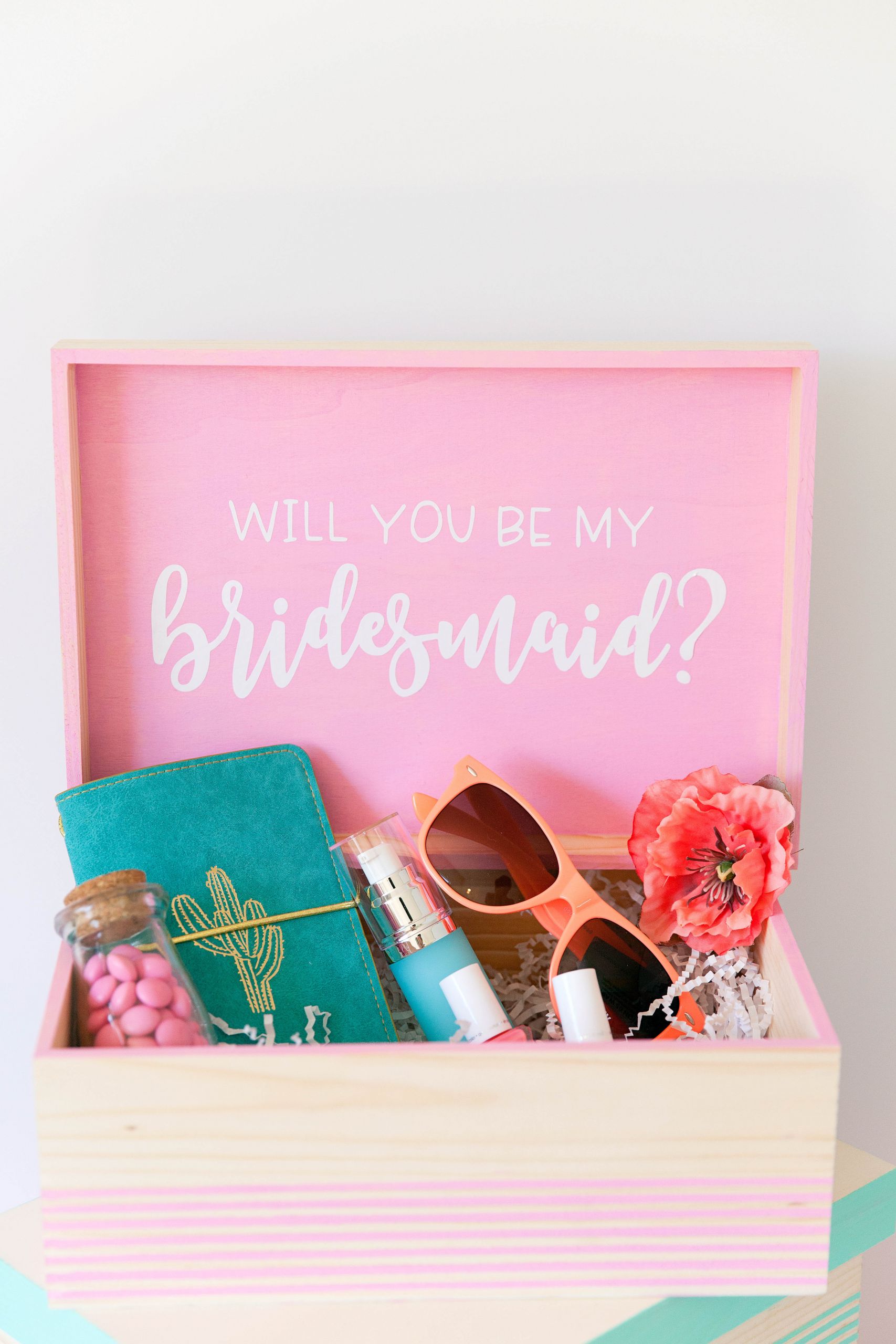 DIY Bridesmaid Box
 DIY BRIDESMAID GIFT BOXES Tell Love and Party