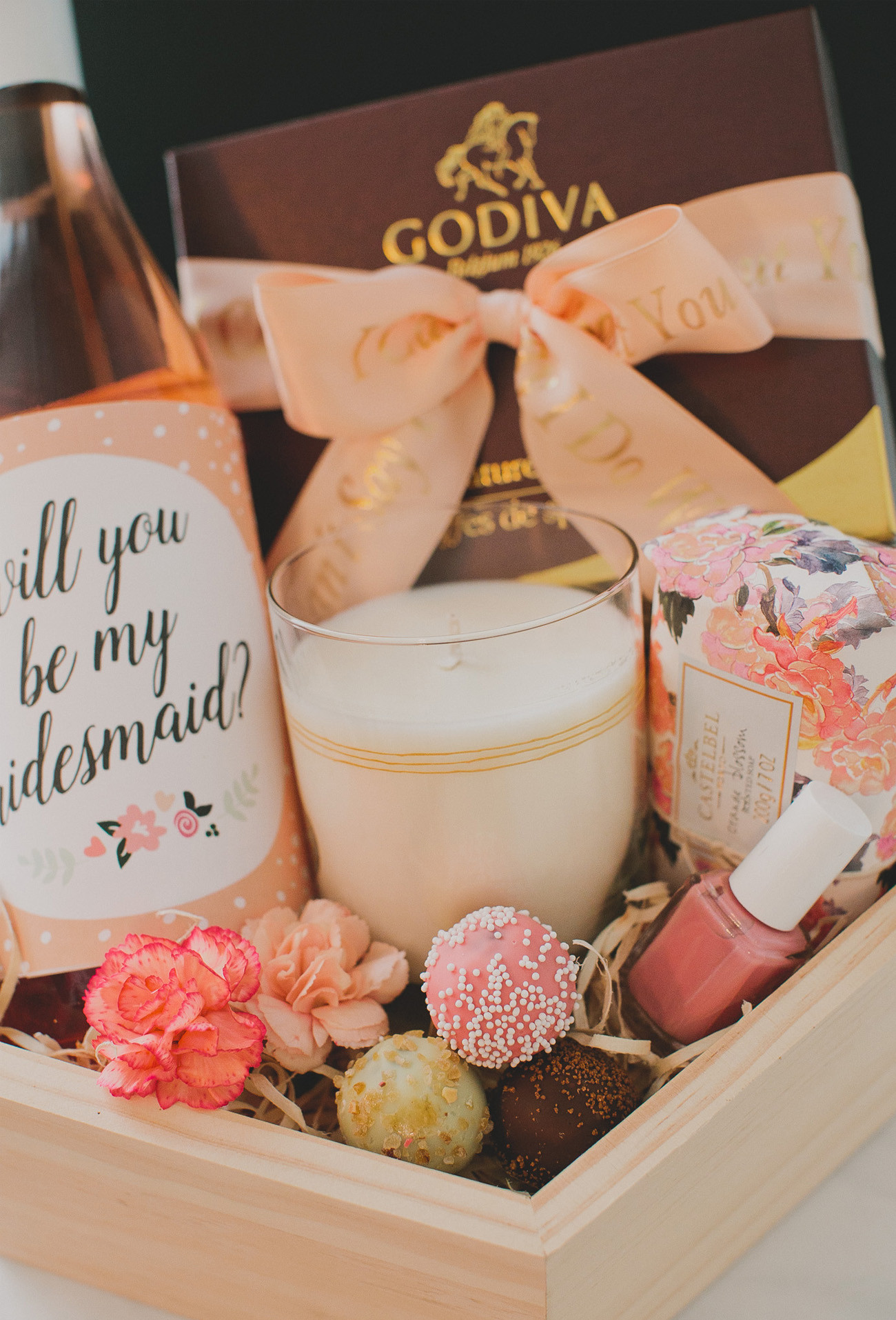 DIY Bridesmaid Box
 DIY Bridesmaid Gift Box with Godiva