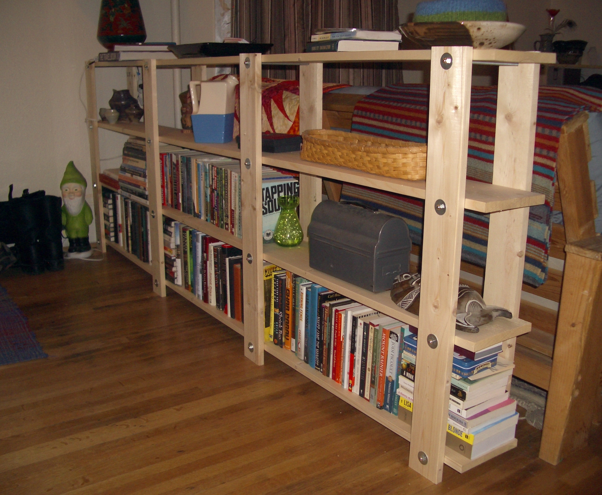 DIY Built In Bookcase Plans
 Cheap easy low waste bookshelf plans