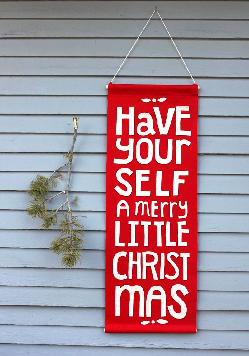 DIY Christmas Banner
 DIY Felt Holiday Banner A Beautiful Mess