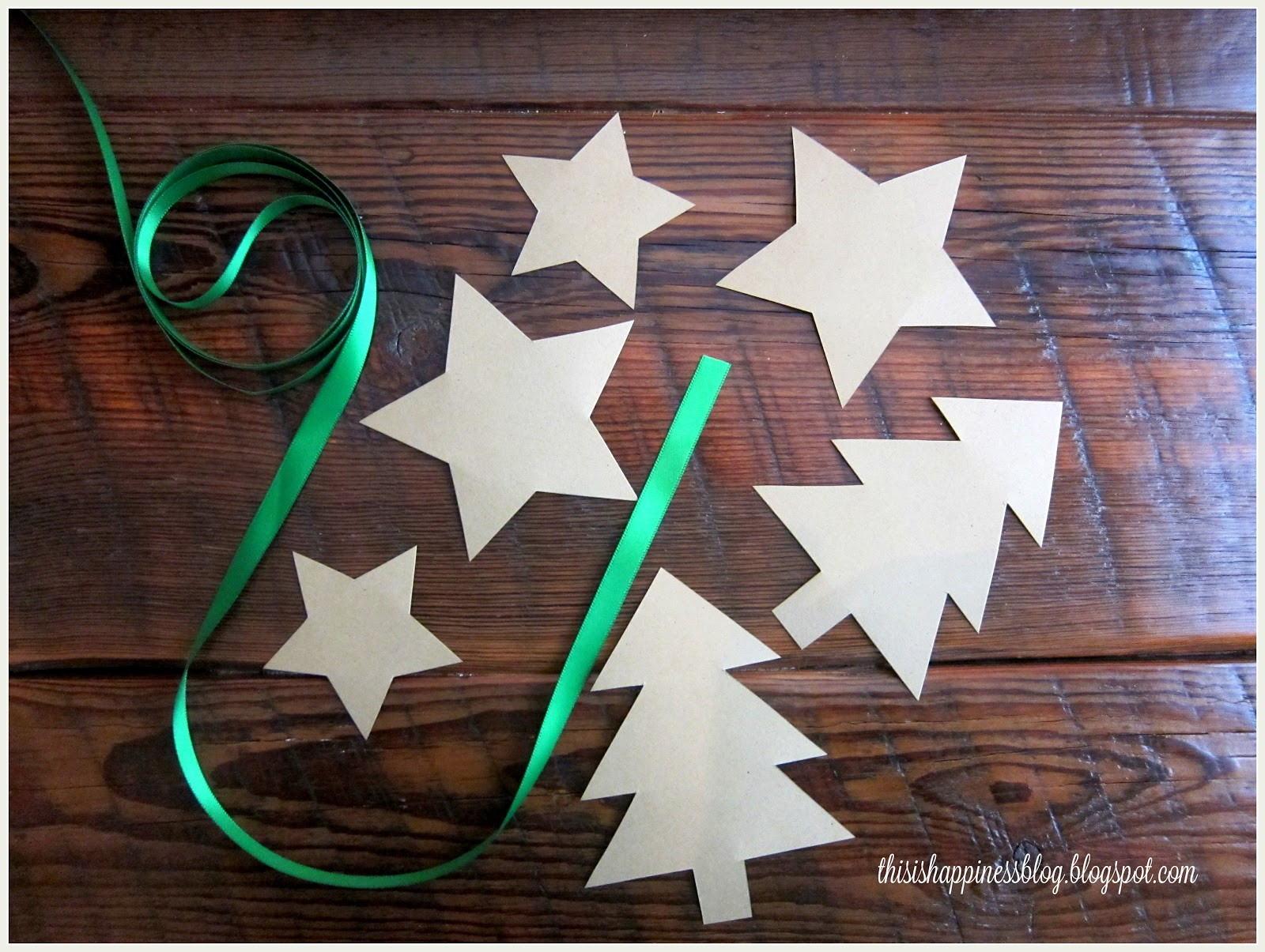 DIY Christmas Banners
 this is happiness diy christmas banner