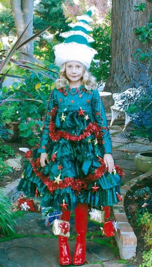 DIY Christmas Costumes
 Christmas Tree Costumes