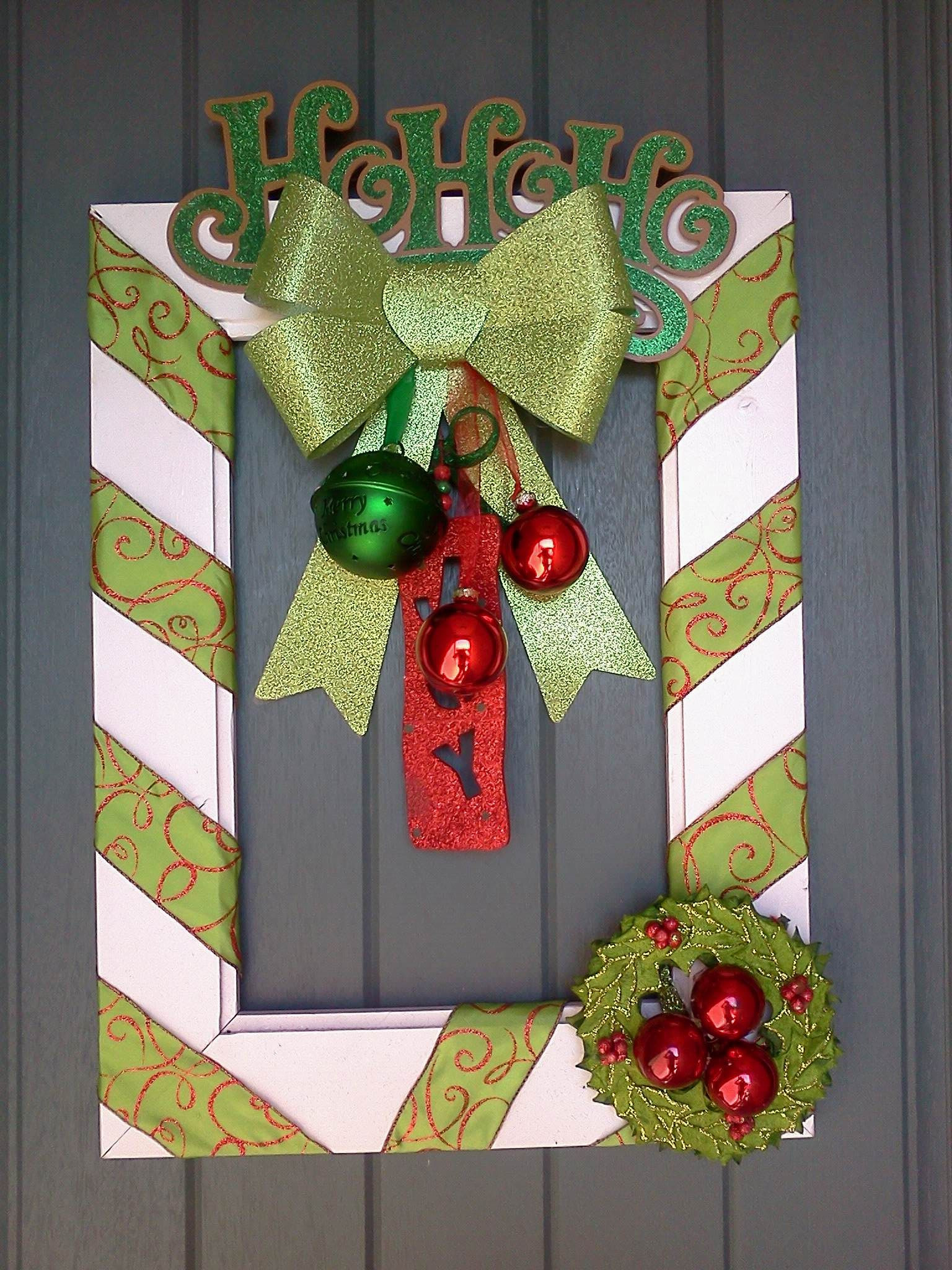 DIY Christmas Frames
 Picture frame Christmas wreath