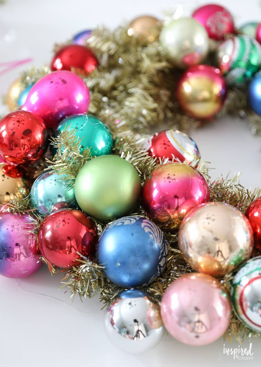 DIY Christmas Ornament Wreath
 How to Make a DIY Vintage Christmas Ornament Wreath