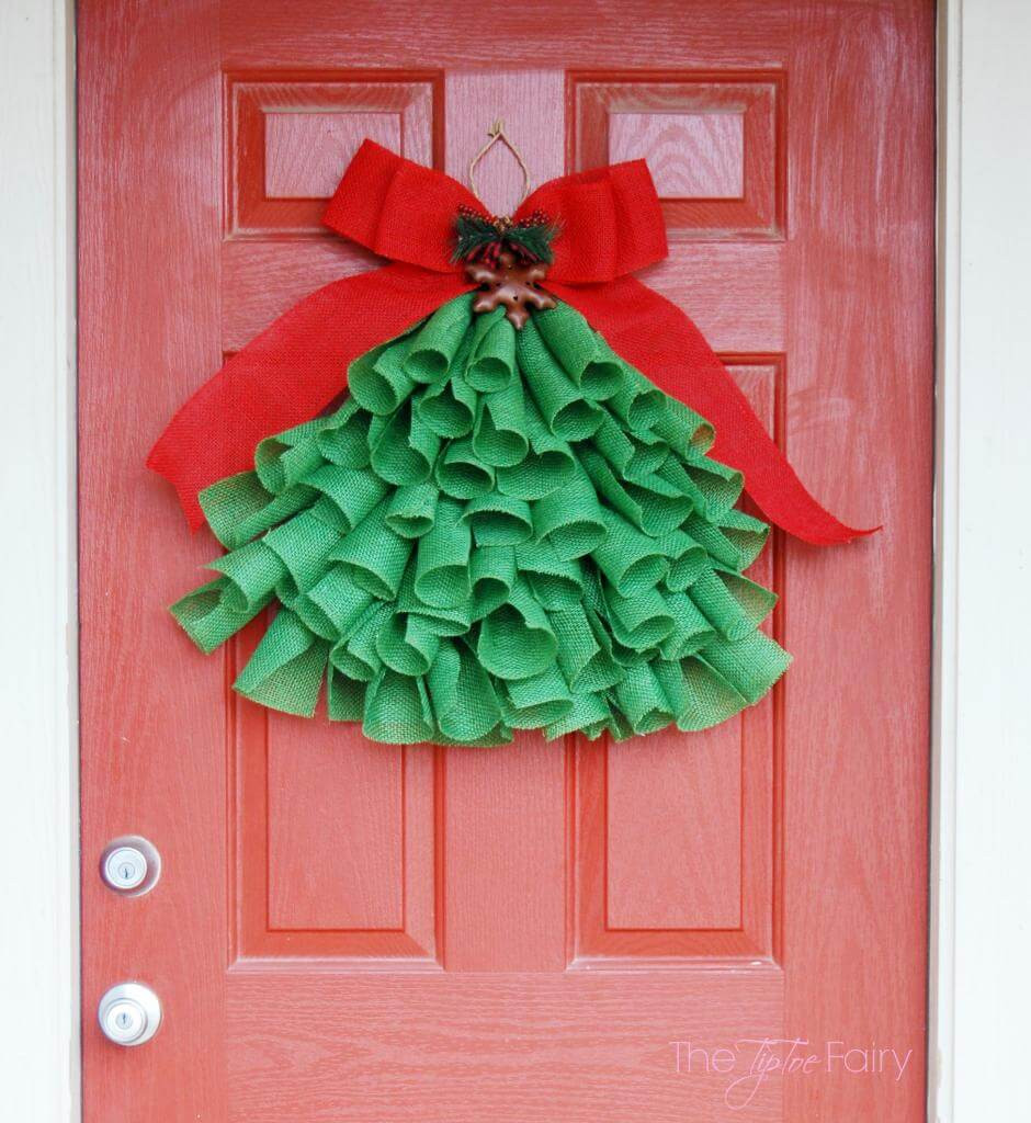 DIY Christmas Wall Decor
 DIY Burlap Christmas Tree Wall Hanging