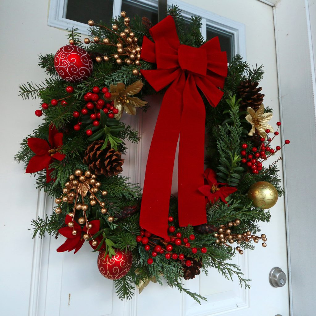 DIY Christmas Wreath
 How To Make a "Gourmet" Homemade Christmas Wreath & Simple