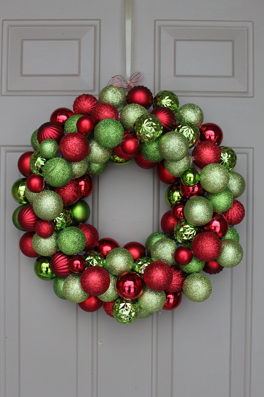 DIY Christmas Wreath
 DIY Ornament Wreath under $30