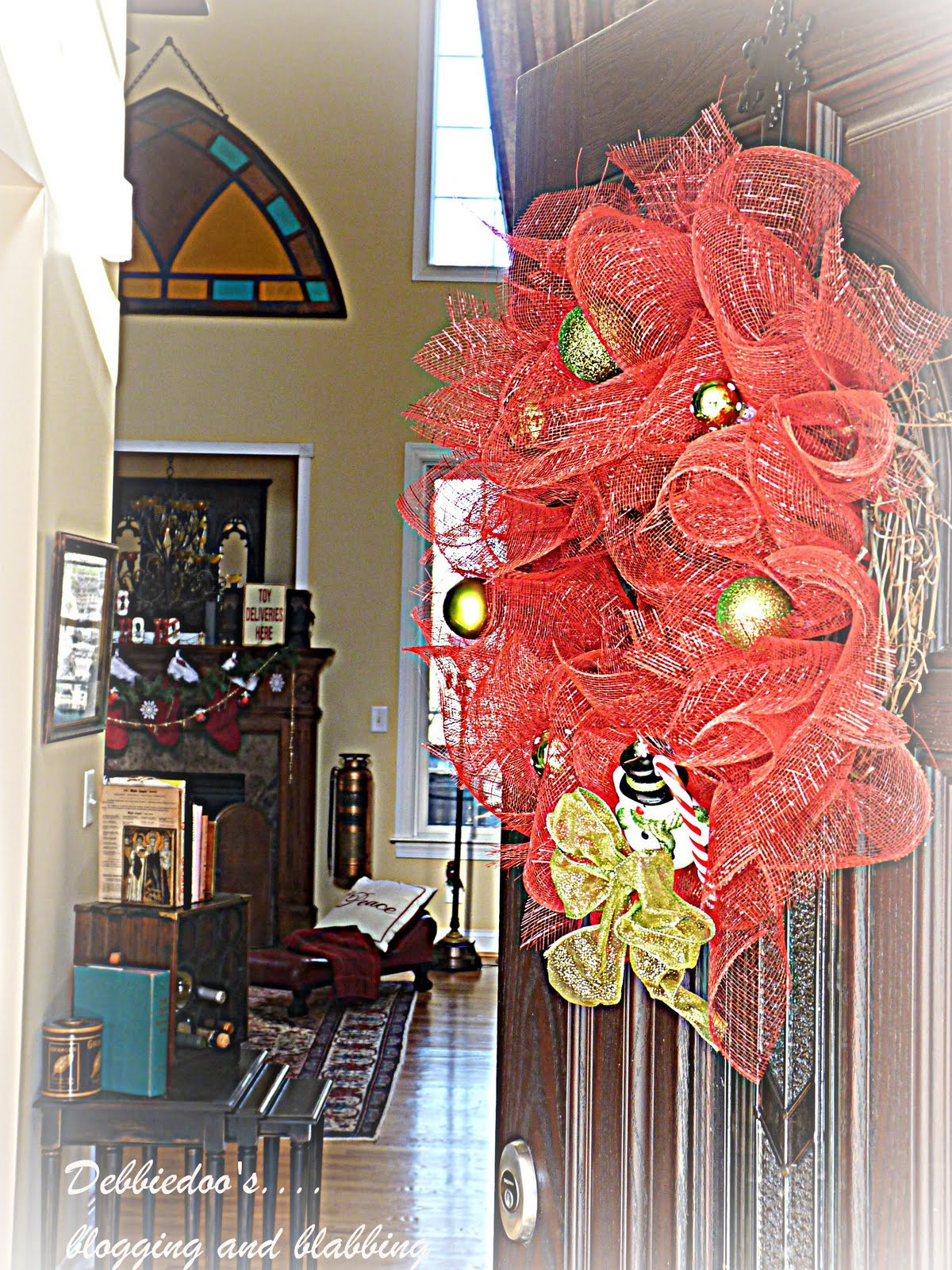 DIY Christmas Wreaths For Front Door
 Mesh Christmas Wreath on the Front door diy Debbiedoos