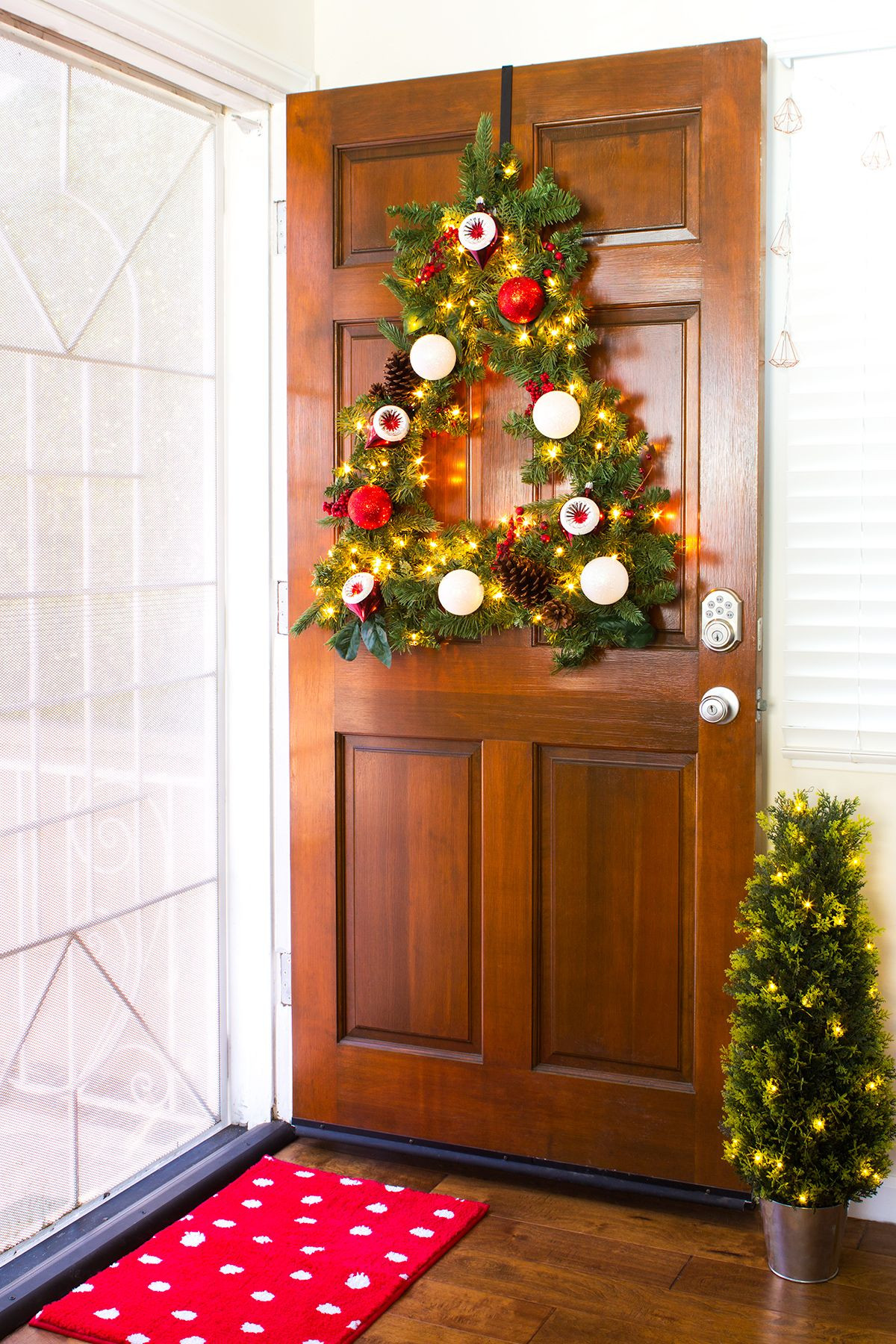 DIY Christmas Wreaths For Front Door
 DIY Tree Shaped Wreath