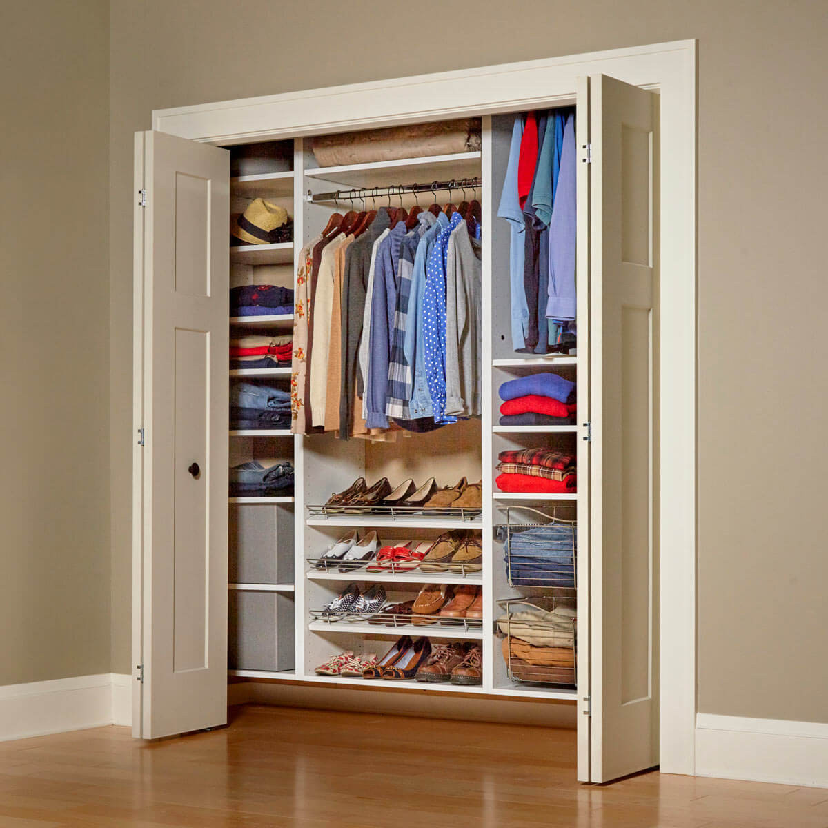 DIY Closet Plans
 21 Cheap Closet Updates You Can DIY