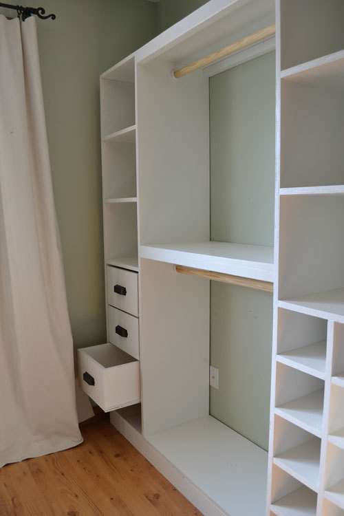 DIY Closet Plans
 Ana White