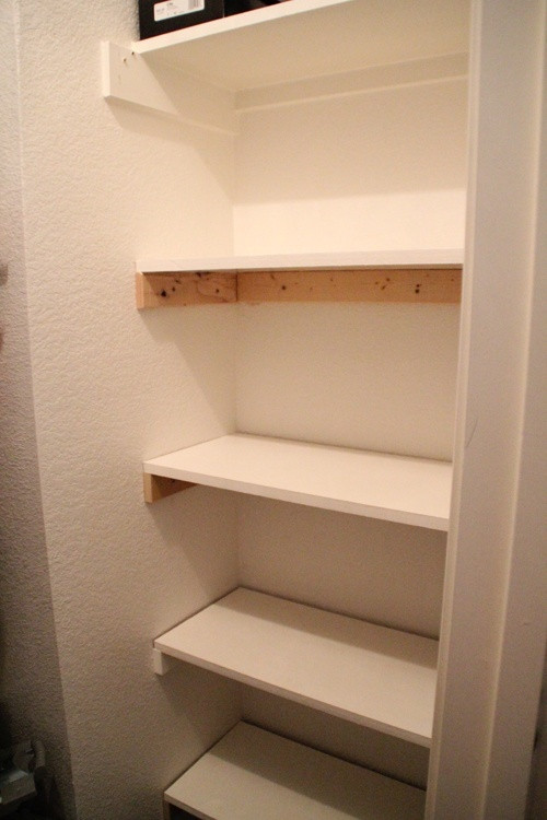 DIY Closet Shelves Plans
 diy shelving closet Projects for the home