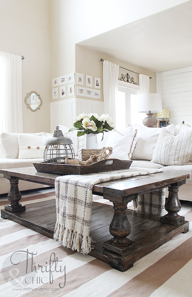 DIY Coffee Table Decor
 DIY Balustrade Farmhouse Coffee Table