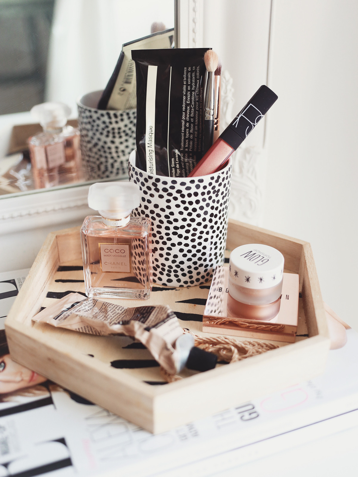 DIY Cosmetic Organizer
 10 Easy DIY Makeup Organizer Ideas You’ll Want to Copy