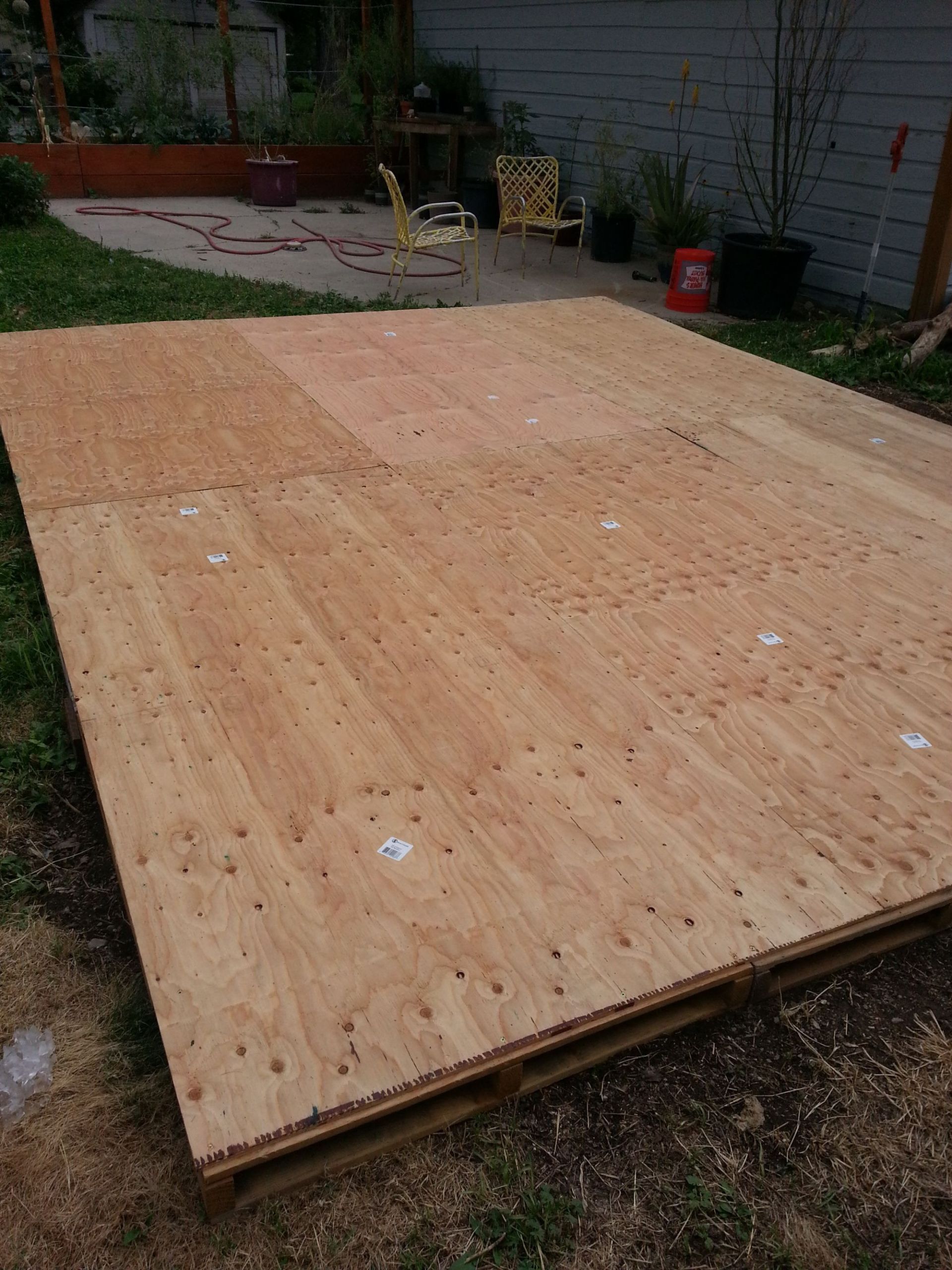 DIY Dance Floor Outdoor
 Creating a Dance Floor from Recycled Pallets