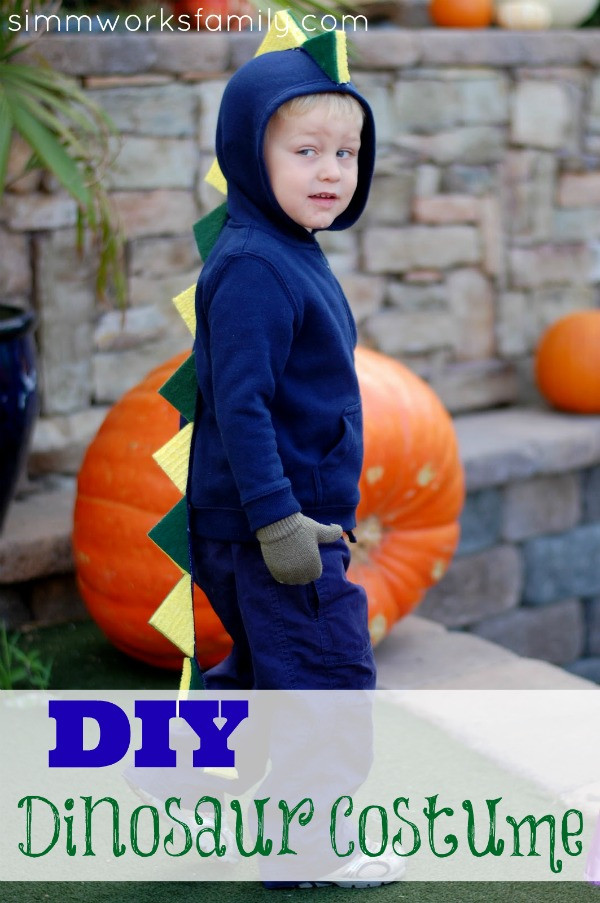 DIY Dinosaur Costume For Adults
 8 DIY Halloween Costumes