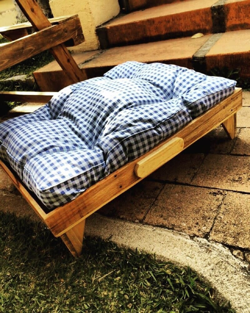 DIY Dog Bed Plans
 16 Pallet Dog Bed DIY Plans – Cut The Wood