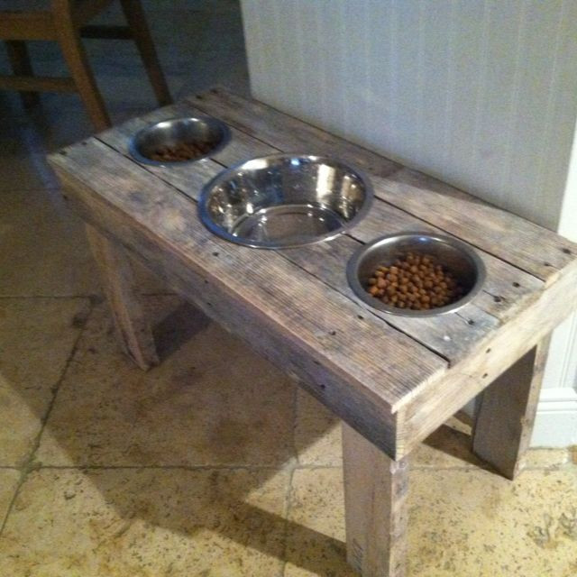 DIY Dog Food Bowl Stand
 DIY Dog Food Bowl Stand Made out of pallets Wes