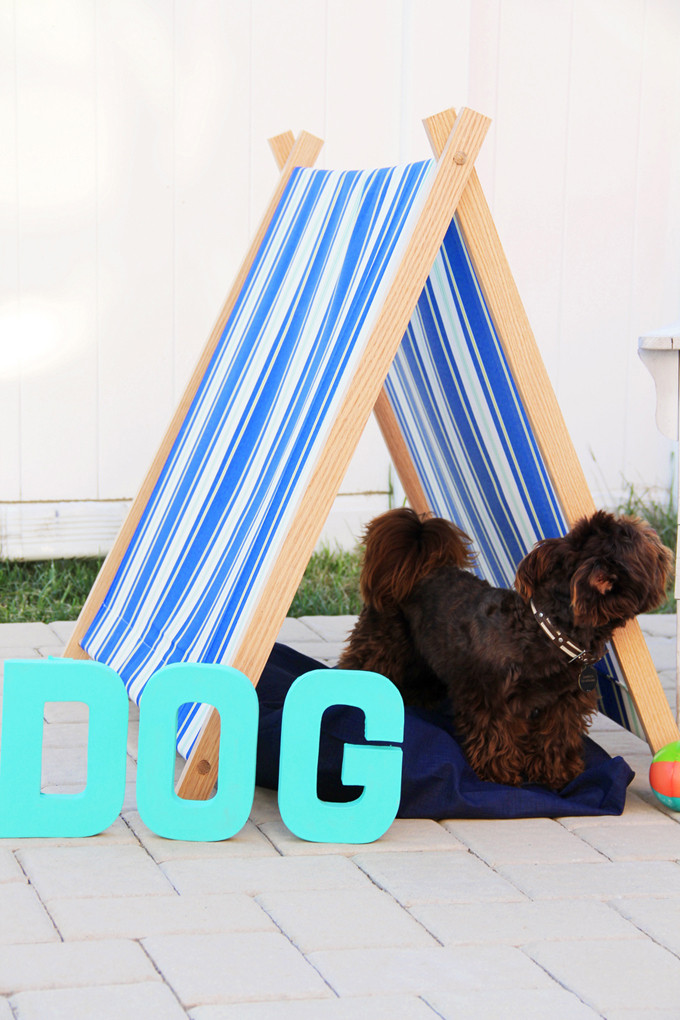 DIY Dog Tent
 21 DIY Dog Houses To Pamper and Spoil Your Furry Friend With