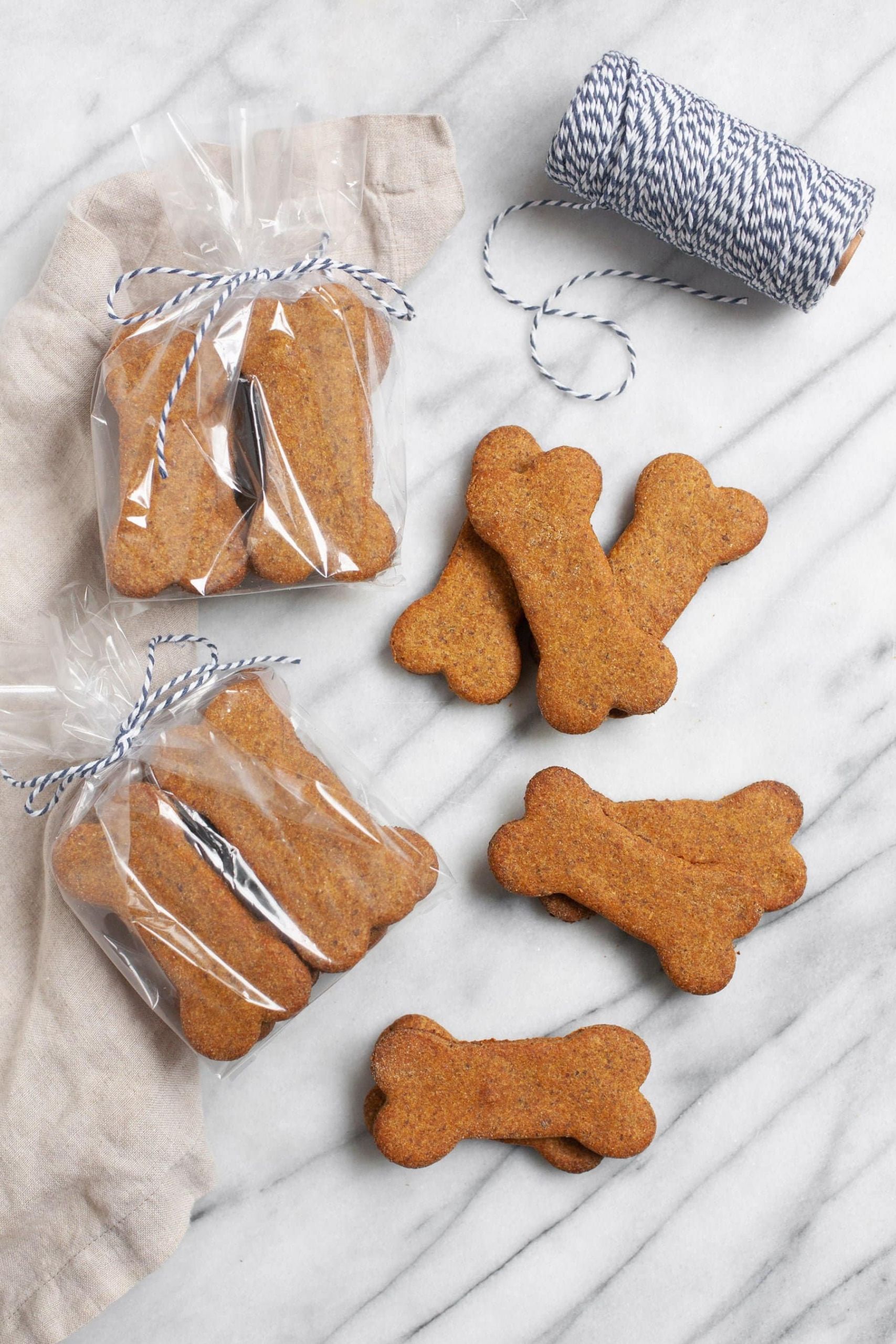 DIY Doggie Treats
 Healthy Homemade Dog Treats