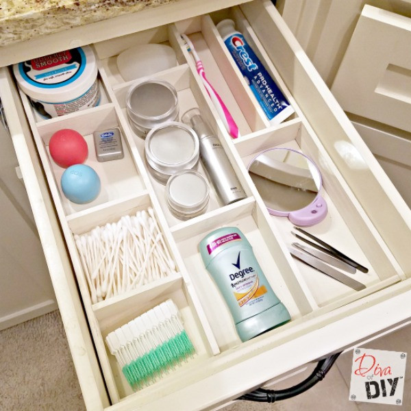 DIY Drawer Organizer
 Get Organized with this Wooden DIY Drawer Organizer