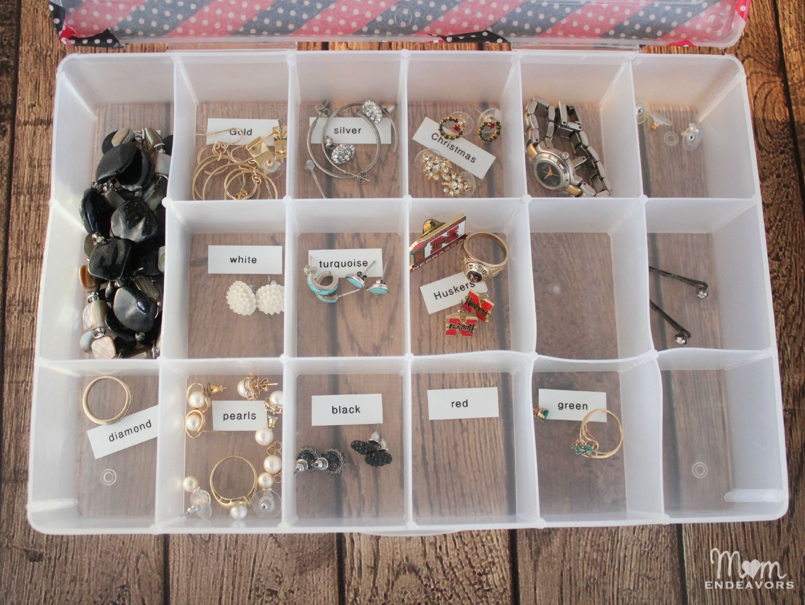 DIY Earring Organizer
 Washi Tape Jewelry Organizer