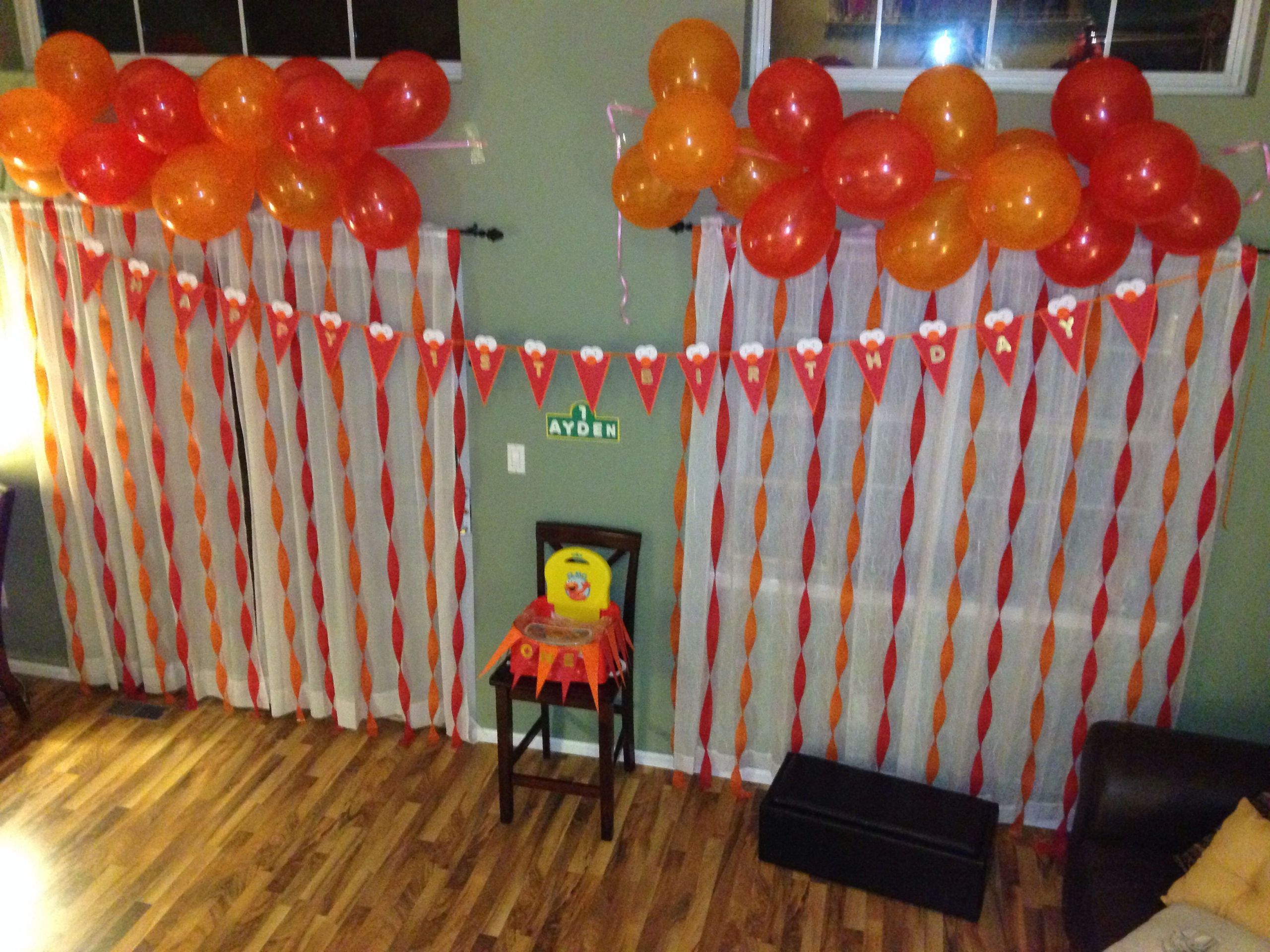 DIY Elmo Decorations
 Elmo birthday party balloons child first birthday