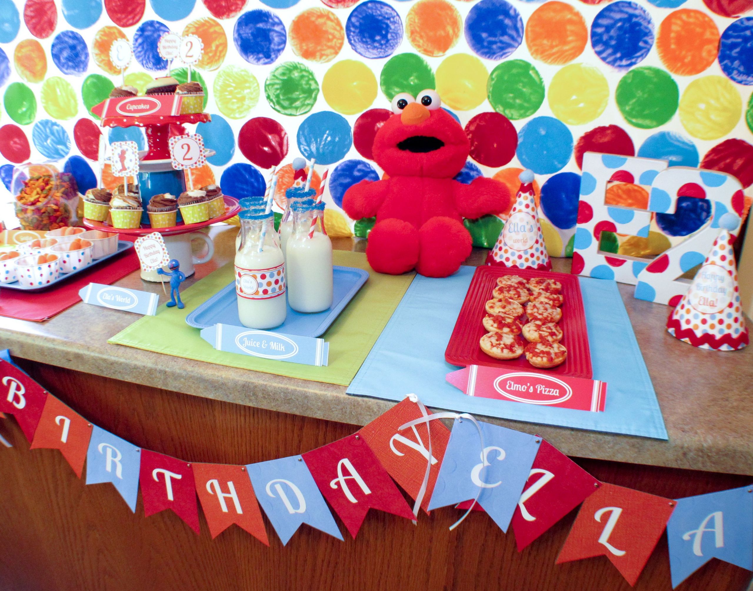 DIY Elmo Decorations
 Elmo’s World Party