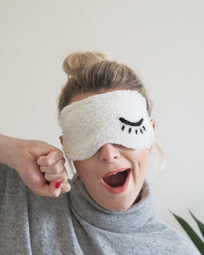 DIY Eye Mask
 DIY