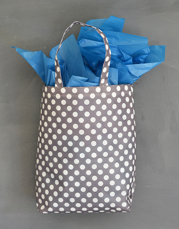 DIY Fabric Gift Bags
 Simple Fabric Gift Bag DIY