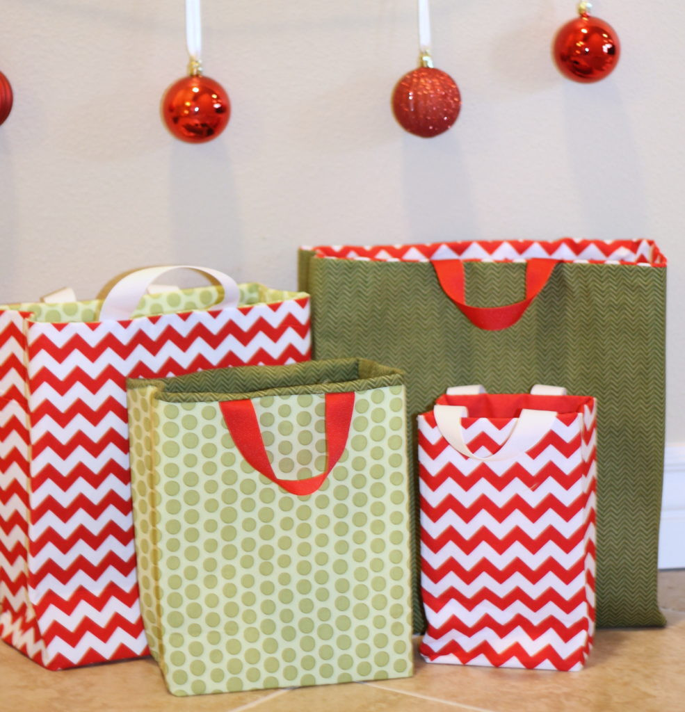 DIY Fabric Gift Bags
 Fabric Gift Bags Tutorial