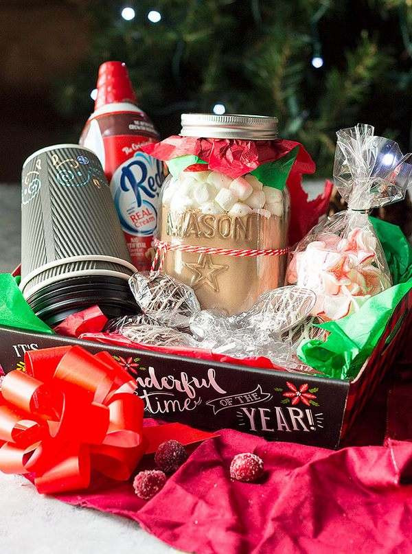 DIY Family Gifts
 DIY Christmas t basket ideas – how to arrange and