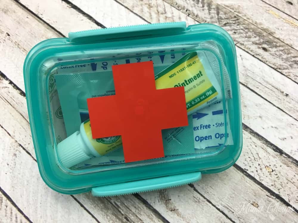 DIY First Aid Kits
 DIY Dollar Store Mini First Aid Kits